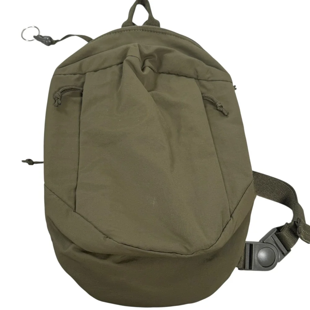 Uniqlo Nylon Sling Bag Olive Green Crossbody Backpack Adjustable‎ Strap Travel